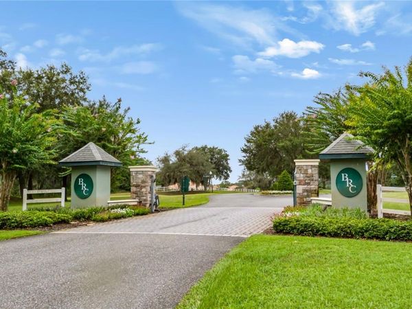 TROTTING HORSE LANE , TAVARES, FL 32778