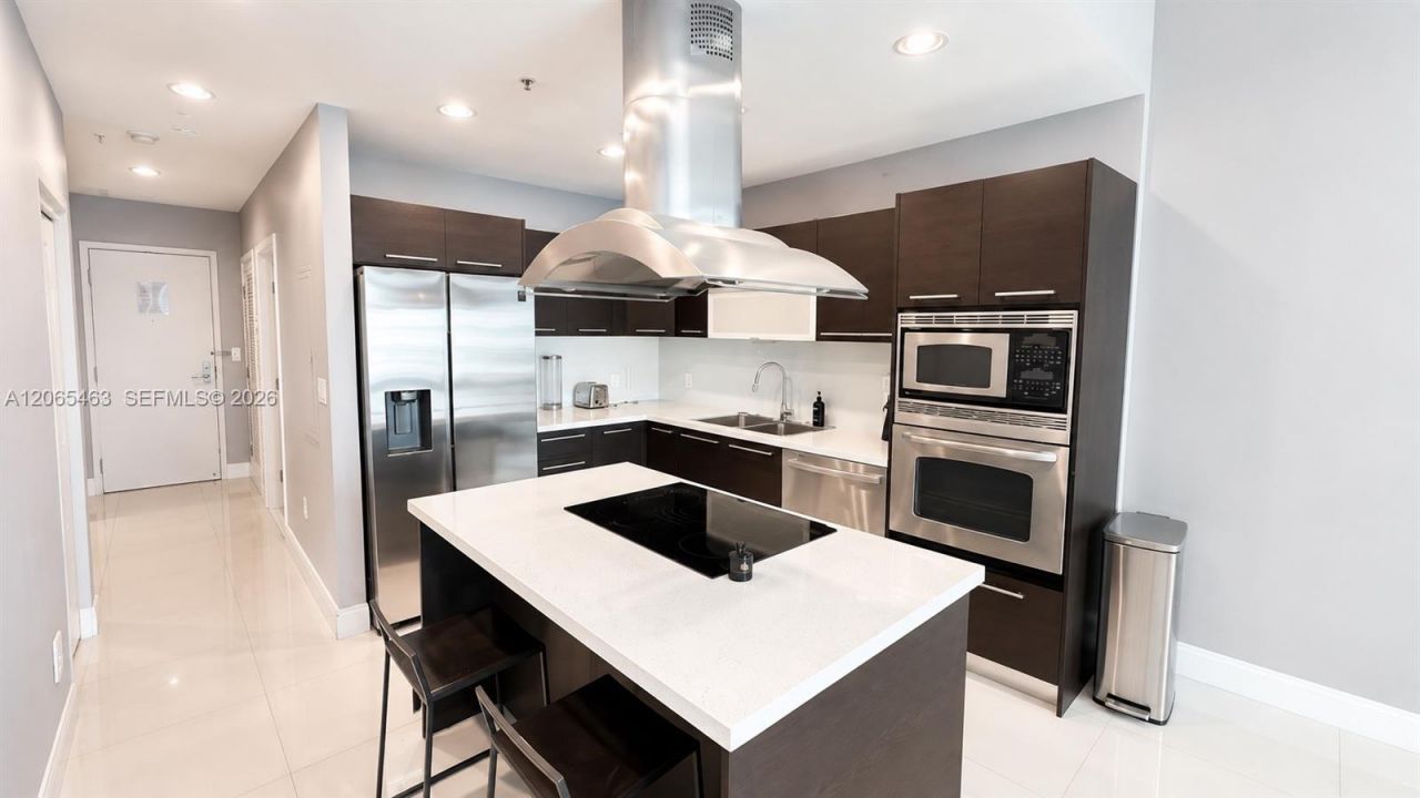 7930 East Dr , Unit 1007, North Bay Village, FL 33141 Photo
