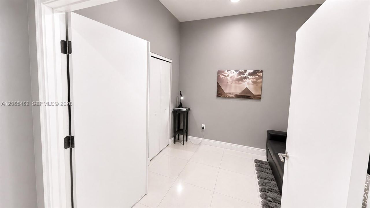 7930 East Dr , Unit 1007, North Bay Village, FL 33141 Photo
