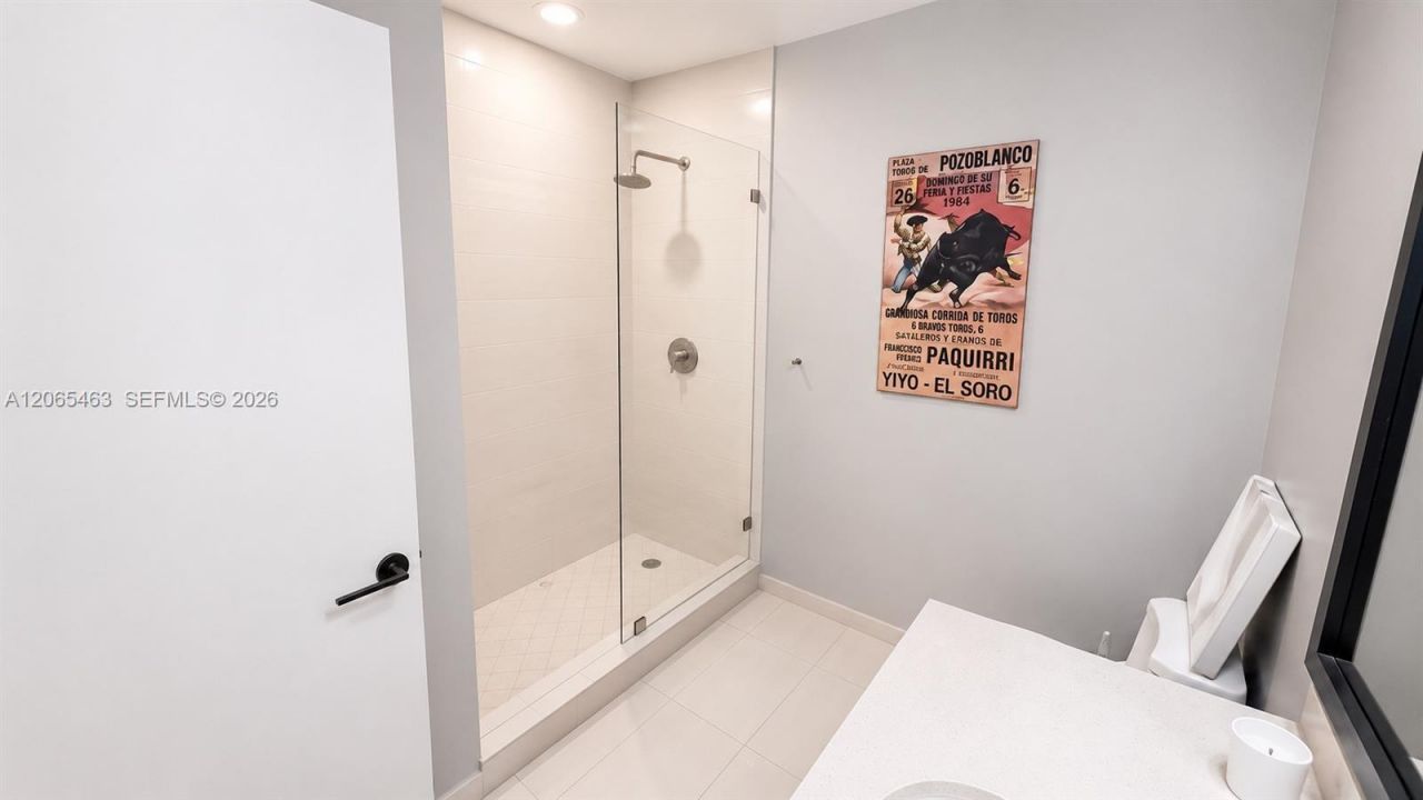 7930 East Dr , Unit 1007, North Bay Village, FL 33141 Photo