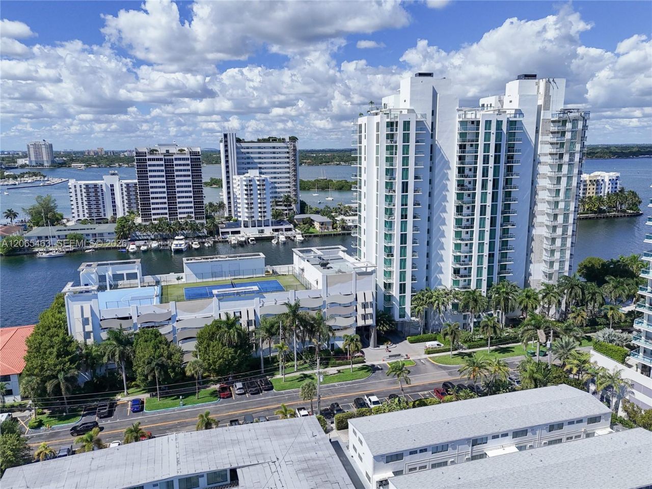 7930 East Dr , Unit 1007, North Bay Village, FL 33141 Photo