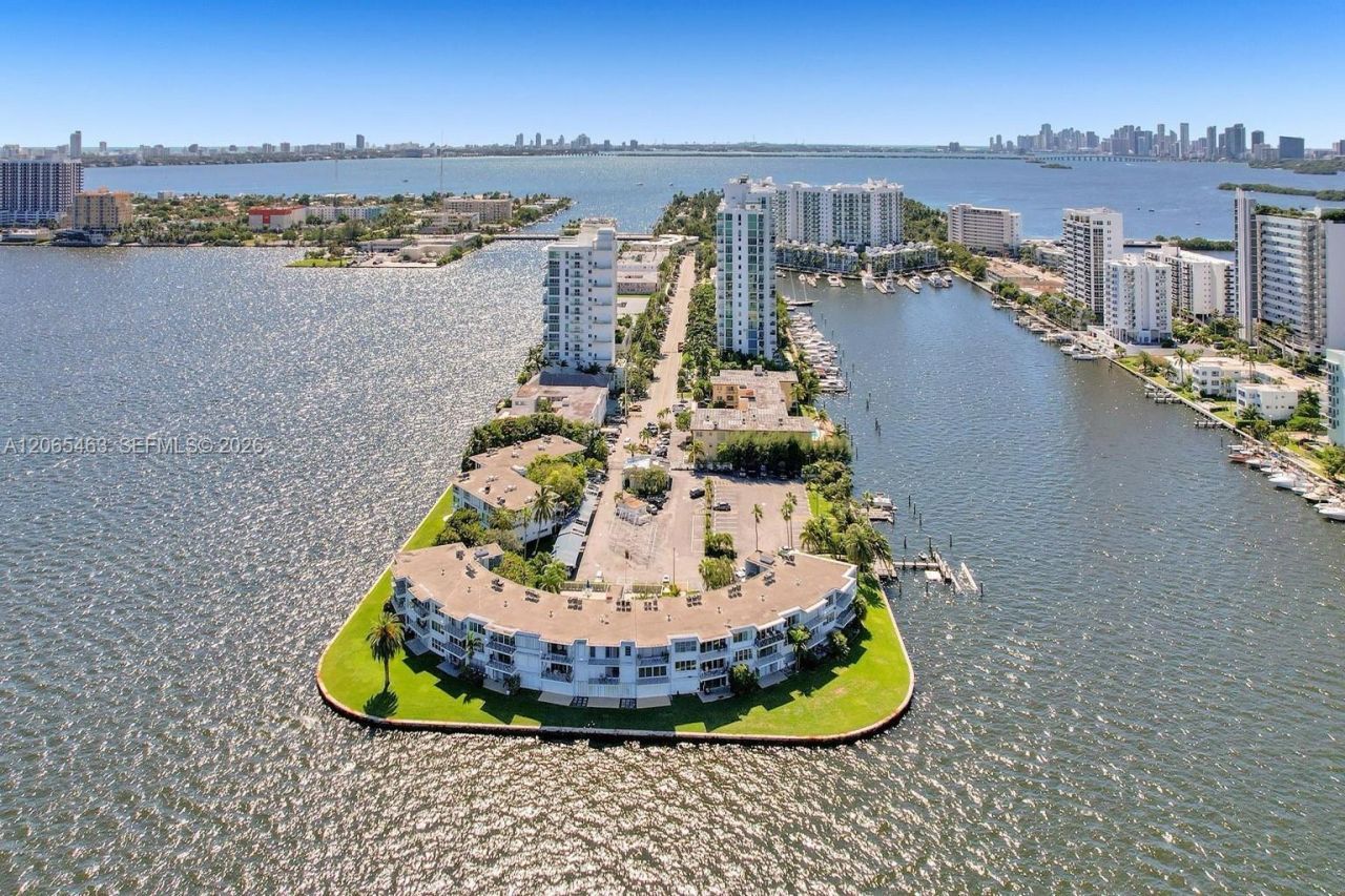 7930 East Dr , Unit 1007, North Bay Village, FL 33141 Photo