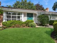 606 Carriage Hill Drive, Glenview, IL 60025 primary photo