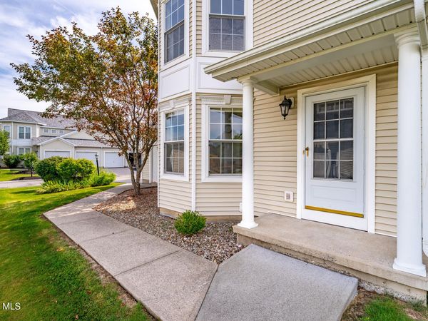 6 Patroon Pointe Drive, Rensselaer, NY 12144