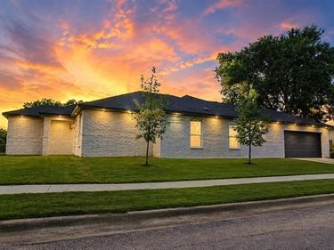 5147 Chapman Street, Fort Worth, TX 76105