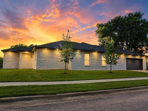 5147 Chapman Street, Fort Worth, TX 76105