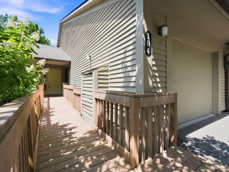 104 Miami Lakes Drive, Unit 4, Milford, OH 45150 Photo 1
