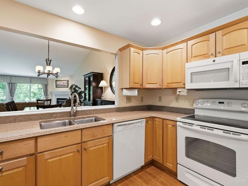 104 Miami Lakes Drive, Unit 4, Milford, OH 45150 Photo 4