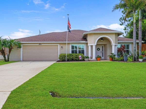 3957 SW Helmlinger Street, Port St. Lucie, FL 34953