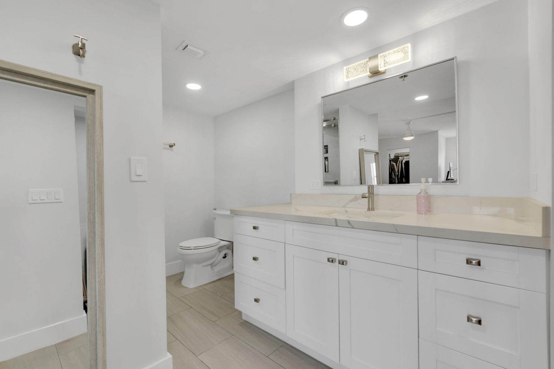 3940 Inverrary Boulevard, Unit 803-A, Lauderhill, FL 33319 Photo