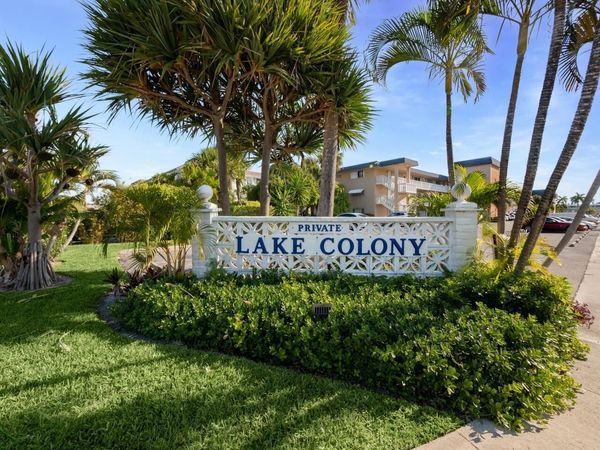 111 Doolen Court, Unit 110, North Palm Beach, FL 33408