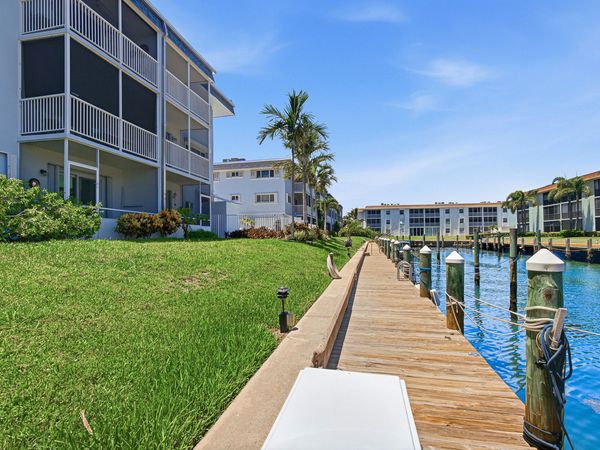 111 Doolen Court, Unit 110, North Palm Beach, FL 33408