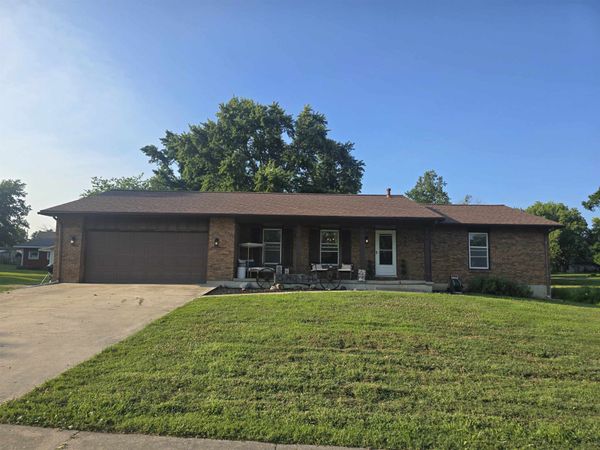 705 E Main Street, Augusta, IL 62311