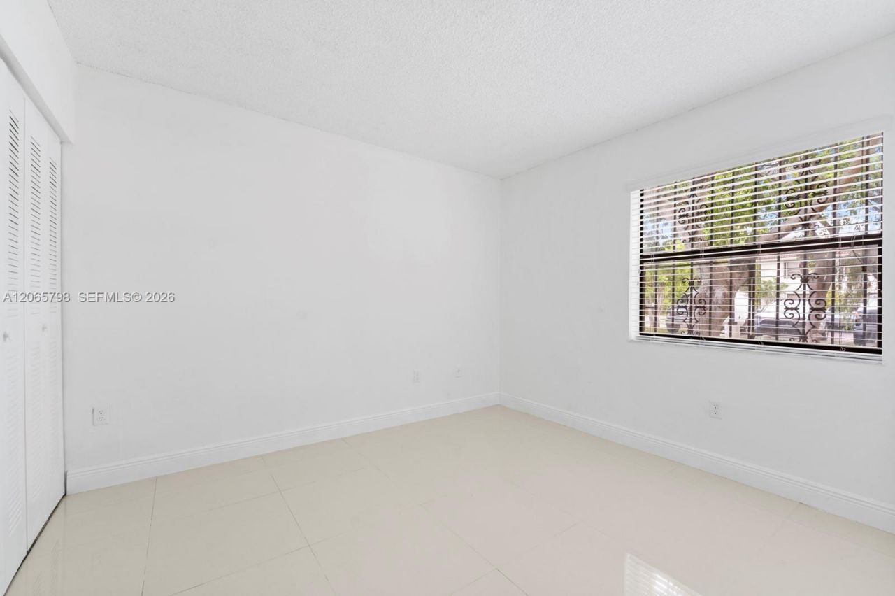 10895 NW 7th St, Unit 14-28, Miami, FL 33172 Photo