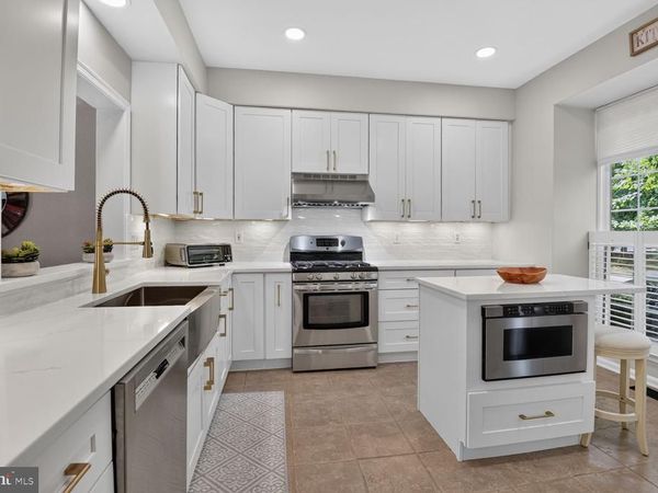 20752 BREEZY POINT, STERLING, VA 20165