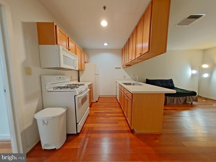 1100 Vine Street, Unit 1209, Philadelphia, PA 19107 Main Photo