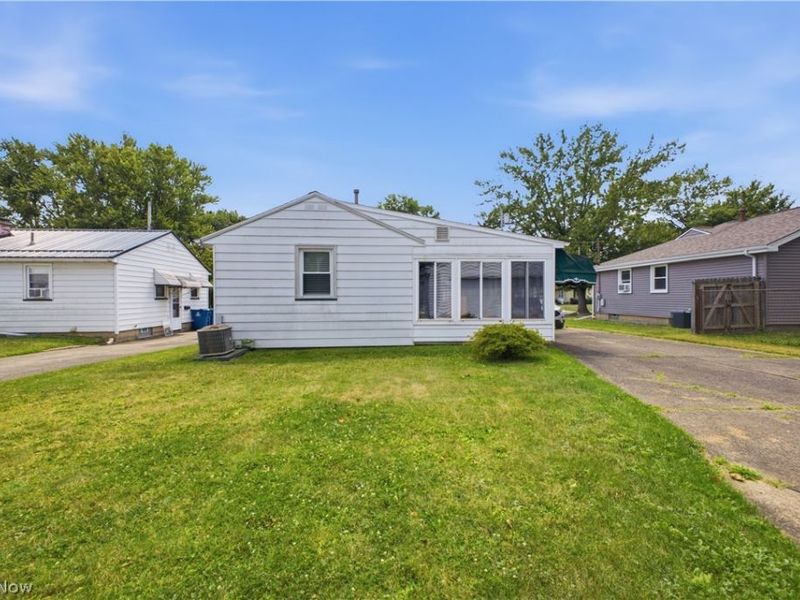1428 Youll Street, Niles, OH 44446 Photo 2