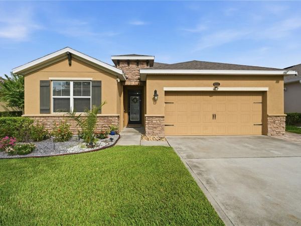 632 E VICTORIA TRAILS BOULEVARD , DELAND, FL 32724