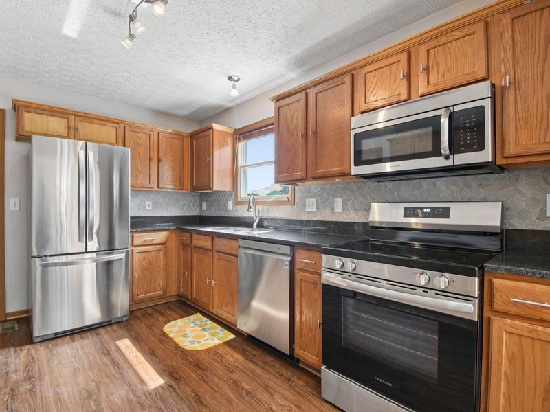 701 Osborn Drive, Pataskala, OH 43062 Photo 10