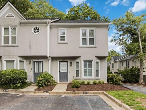 902 Defoors Landing NW, Atlanta, GA 30318