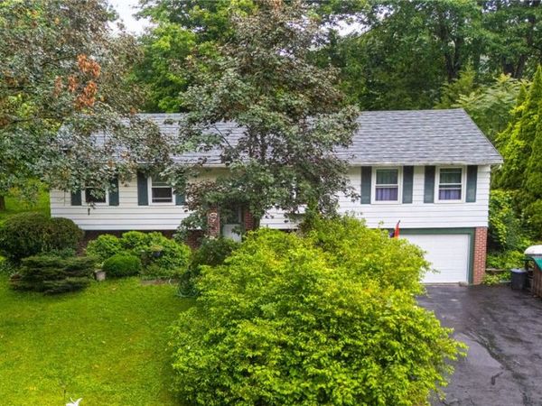 50 Brooktree Drive, Penfield, NY 14526
