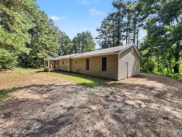 579 Liberty Road, Natchez, MS 39120
