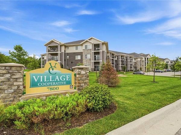 7800 W 123rd Street, Unit 303, Overland Park, KS 66213