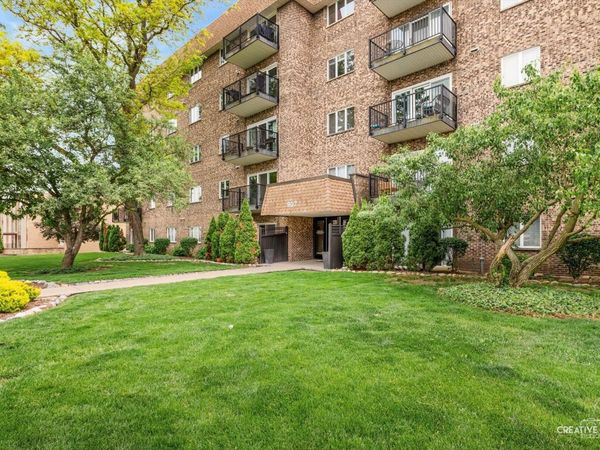 907 Curtiss Street , Unit 101, Downers Grove, IL 60515