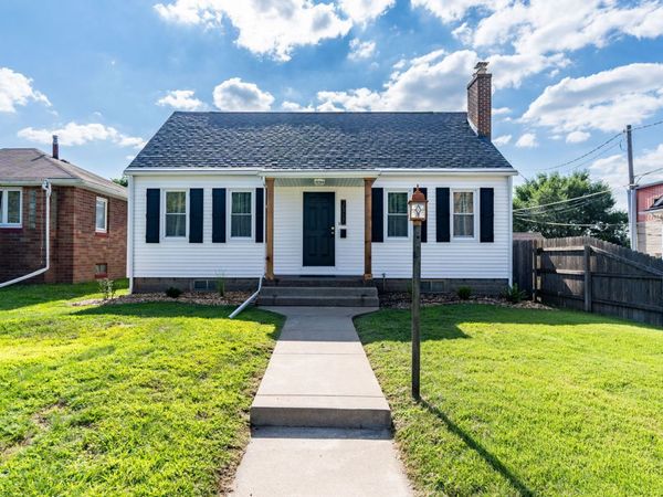 2317 29th Street , Moline, IL 61265