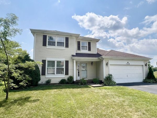 1436 Bridgedale Road , Crystal Lake, IL 60014