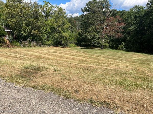 Linmar Avenue , Wintersville, OH 43953