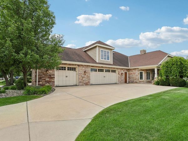 1616 Bellewood Drive, Waunakee, WI 53597