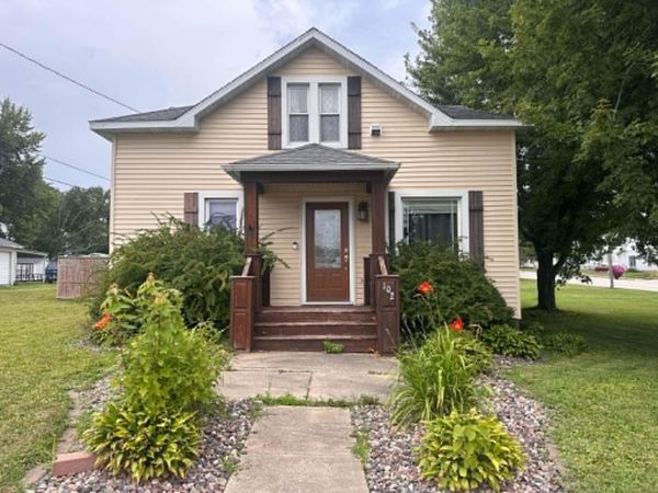 102 N Charles Street, Calmar, IA 52132