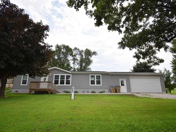 904 E Cedar Street, Quasqueton, IA 52326