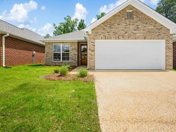 4266 Sydney Ln., Tupelo, MS 38801