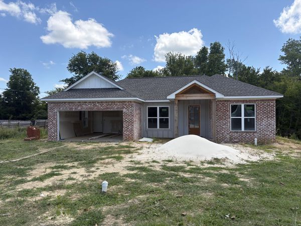 1911 President Ave., Tupelo, MS 38801