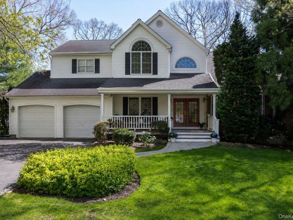 1 Fox Hollow Court , Dix Hills, NY 11746