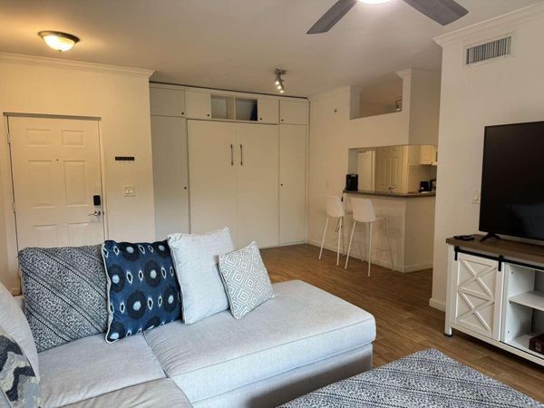 17125 N Bay Road, Unit 3102, Sunny Isles Beach, FL 33160