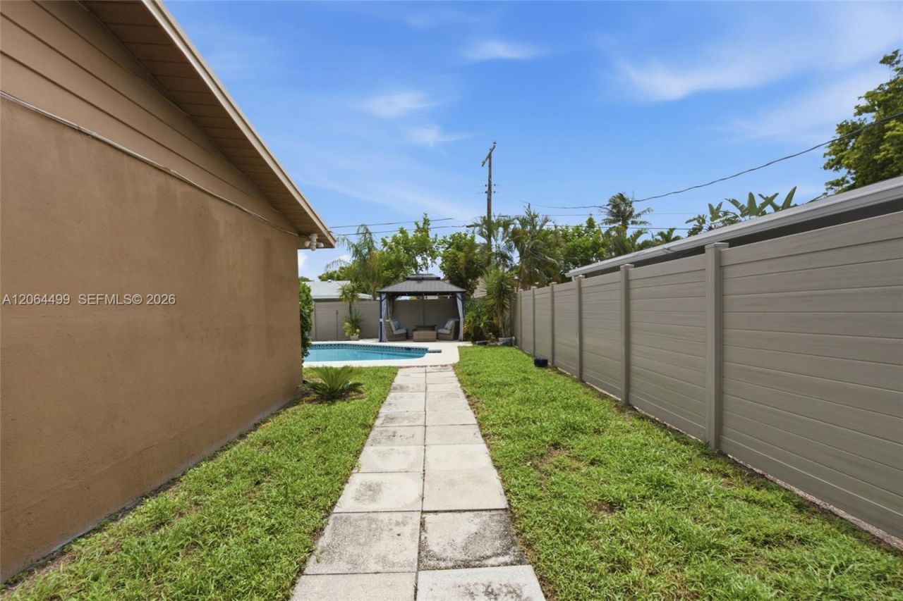 5640 NE 16th Ave, Fort Lauderdale, FL 33334 Photo