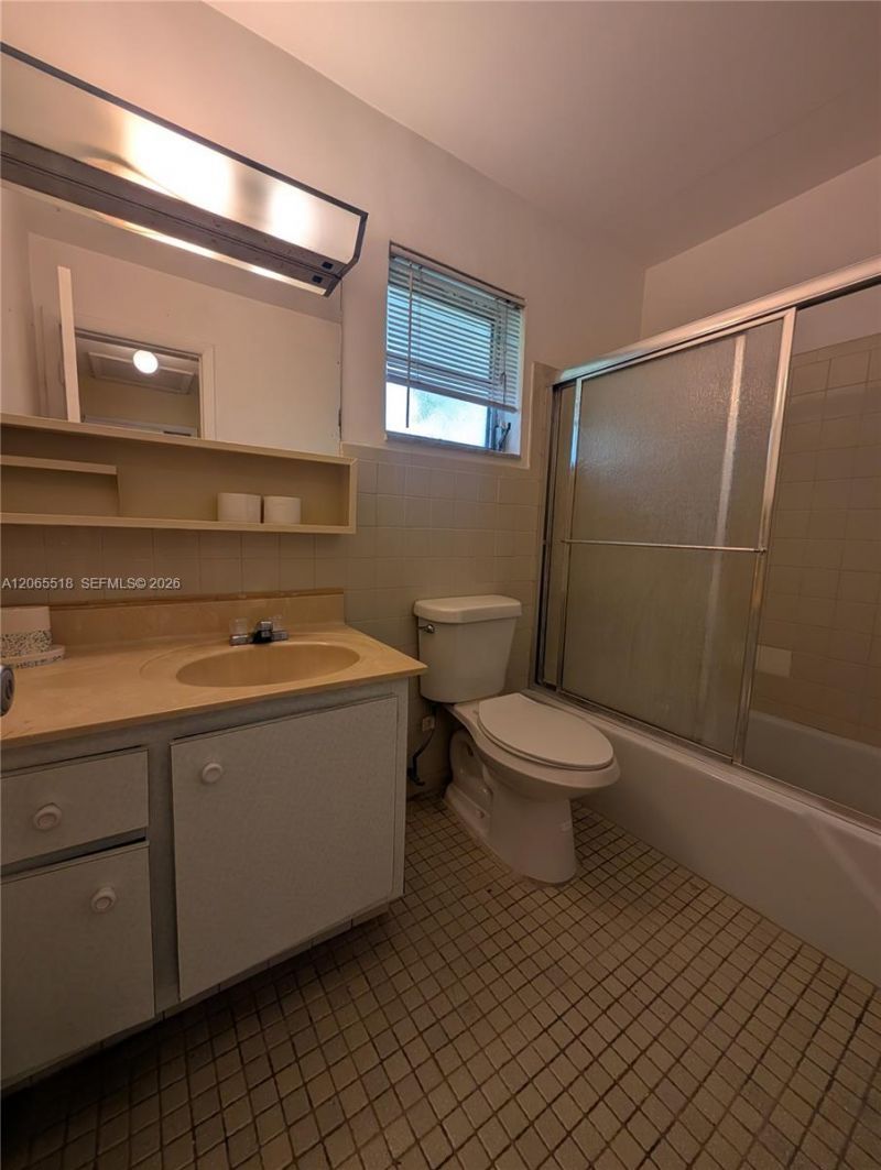 900 Tallwood Ave, Unit 305, Hollywood, FL 33021 Photo