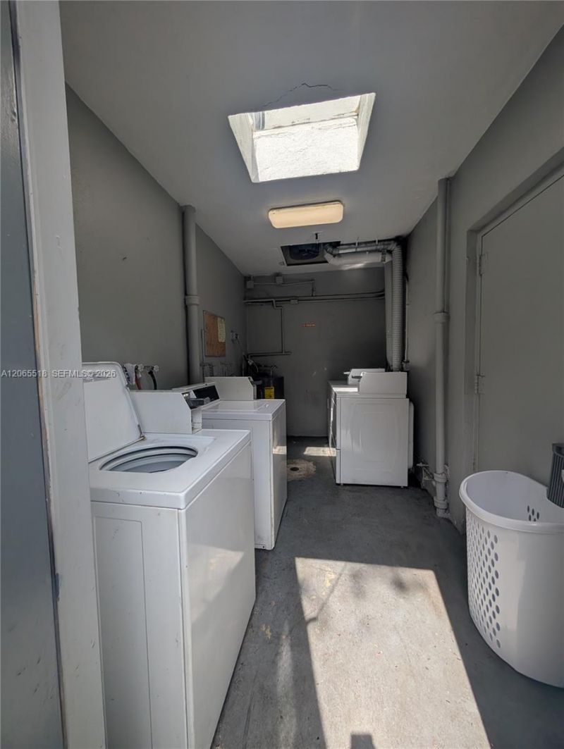 900 Tallwood Ave, Unit 305, Hollywood, FL 33021 Photo