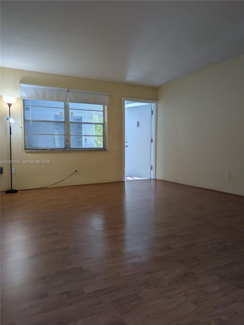 900 Tallwood Ave, Unit 305, Hollywood, FL 33021 Photo