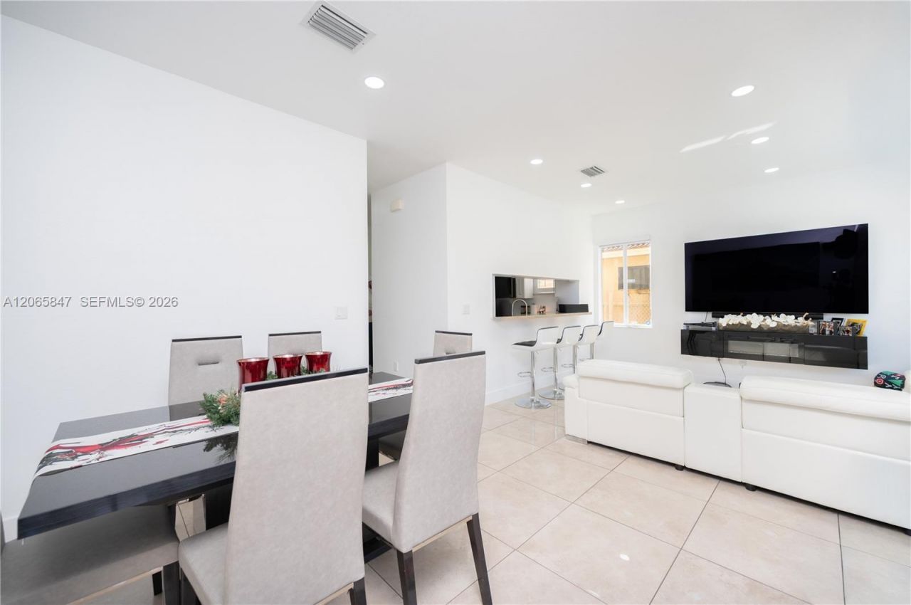 1046 NE 17th Ter , Homestead, FL 33033 Photo