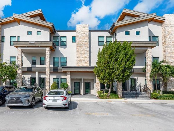 10461 NW 82nd St , Unit 10, Doral, FL 33178