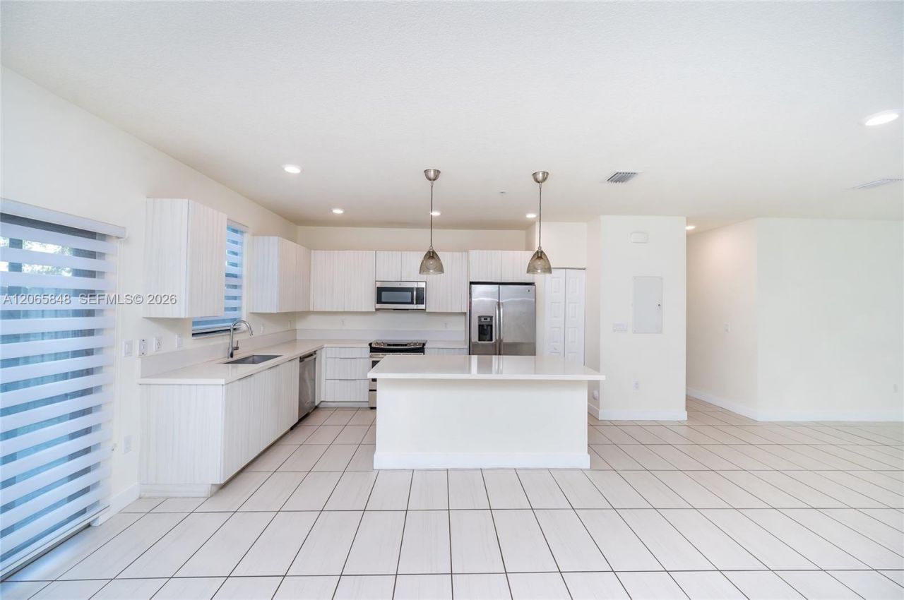 10461 NW 82nd St , Unit 10, Doral, FL 33178 Photo