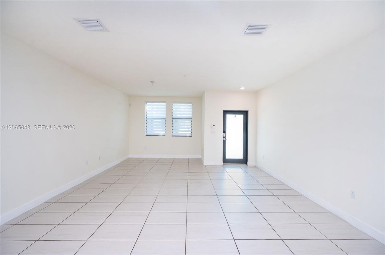 10461 NW 82nd St , Unit 10, Doral, FL 33178 Photo