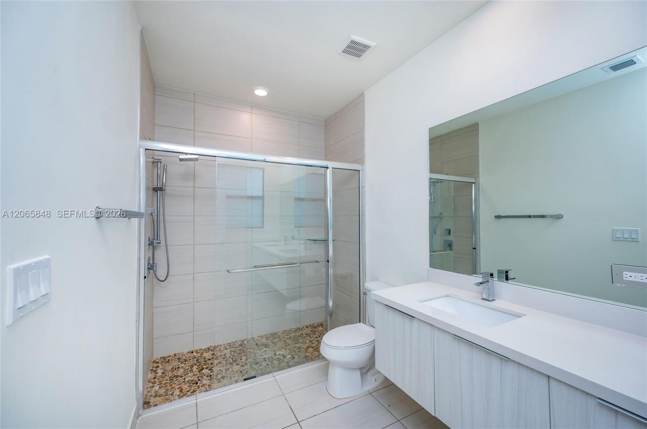 10461 NW 82nd St , Unit 10, Doral, FL 33178 Photo