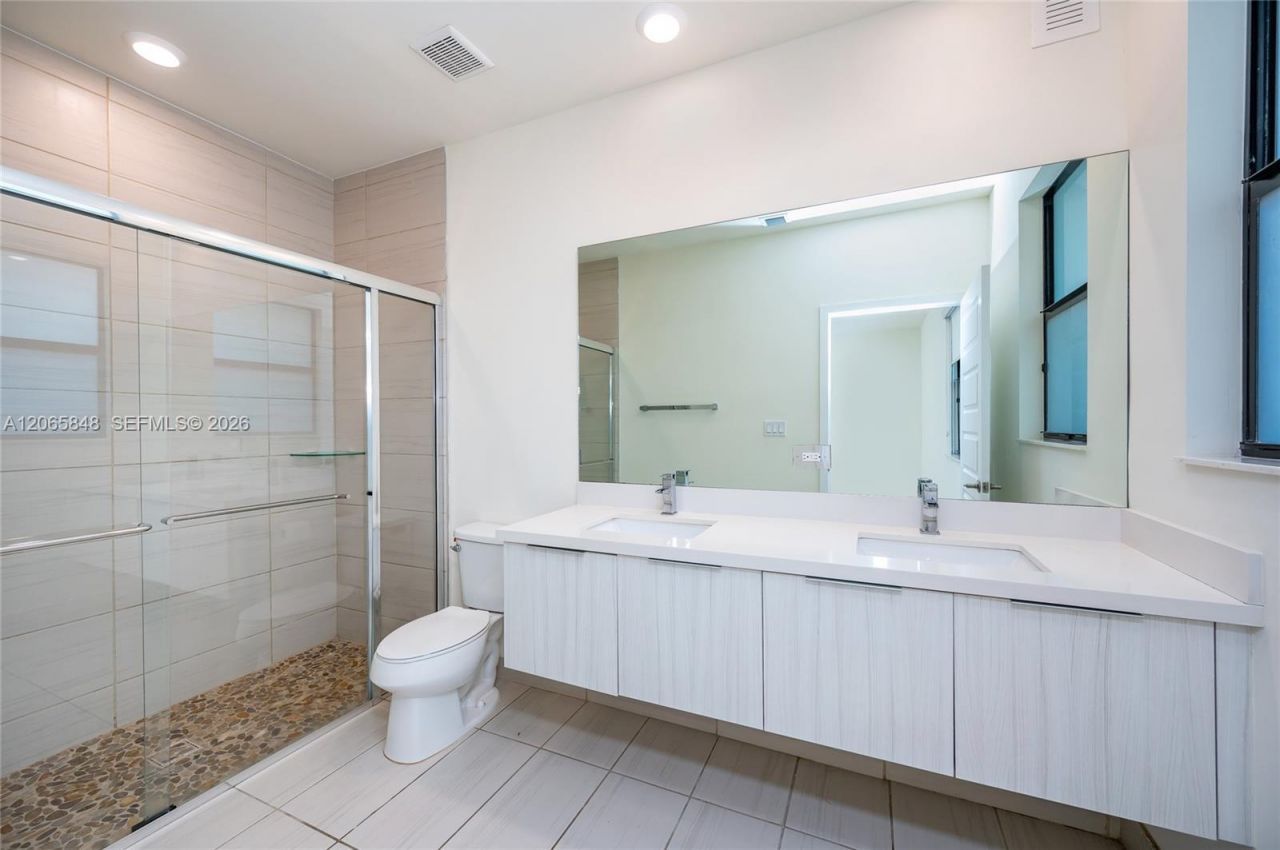 10461 NW 82nd St , Unit 10, Doral, FL 33178 Photo
