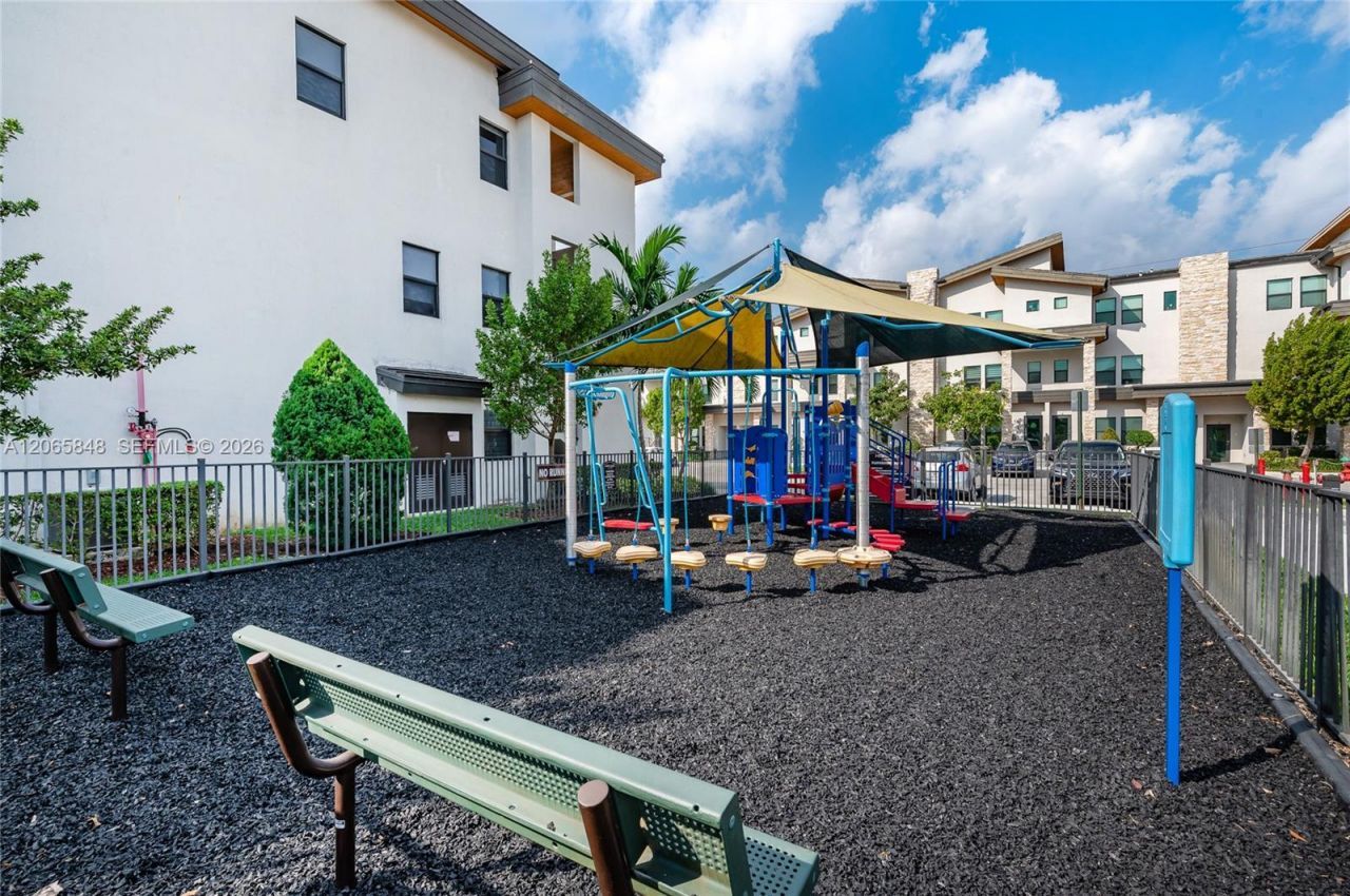 10461 NW 82nd St , Unit 10, Doral, FL 33178 Photo