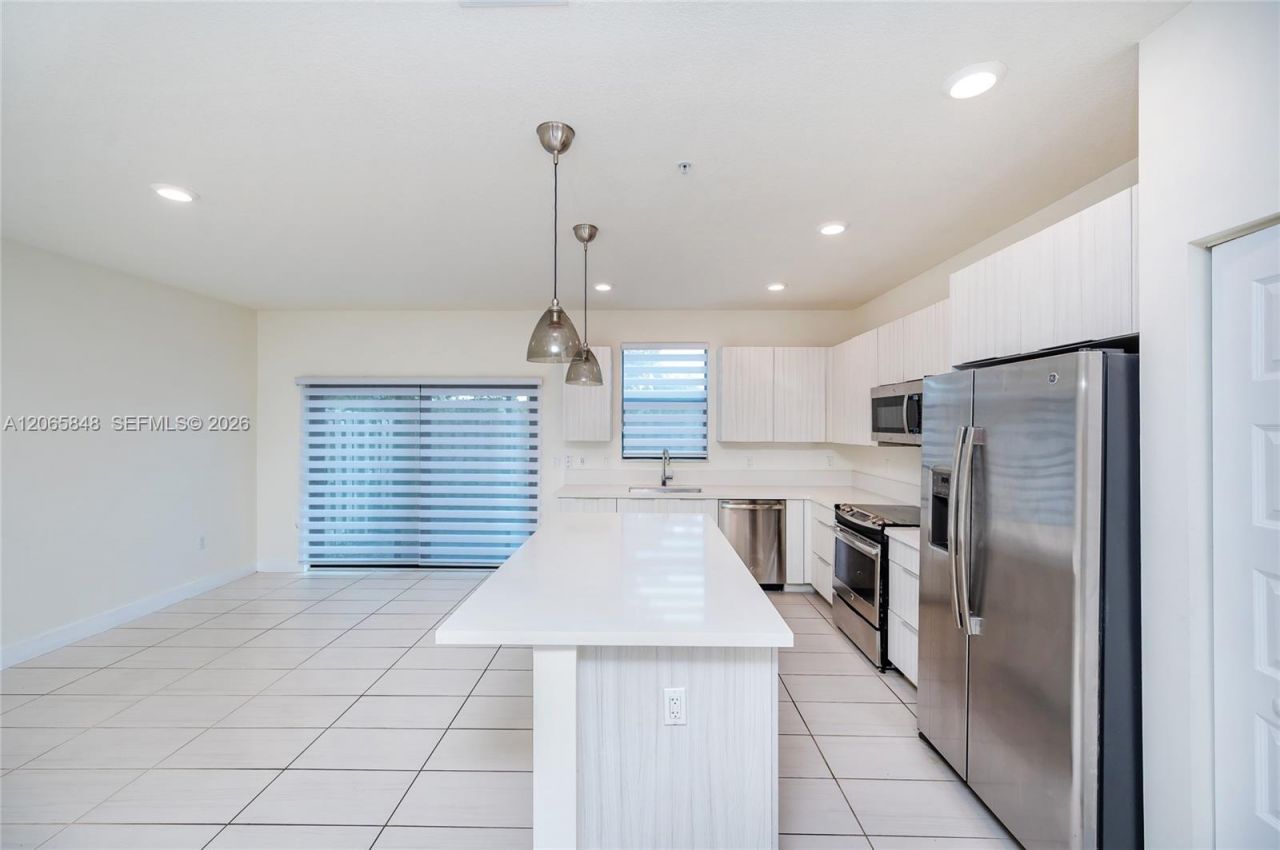 10461 NW 82nd St , Unit 10, Doral, FL 33178 Photo